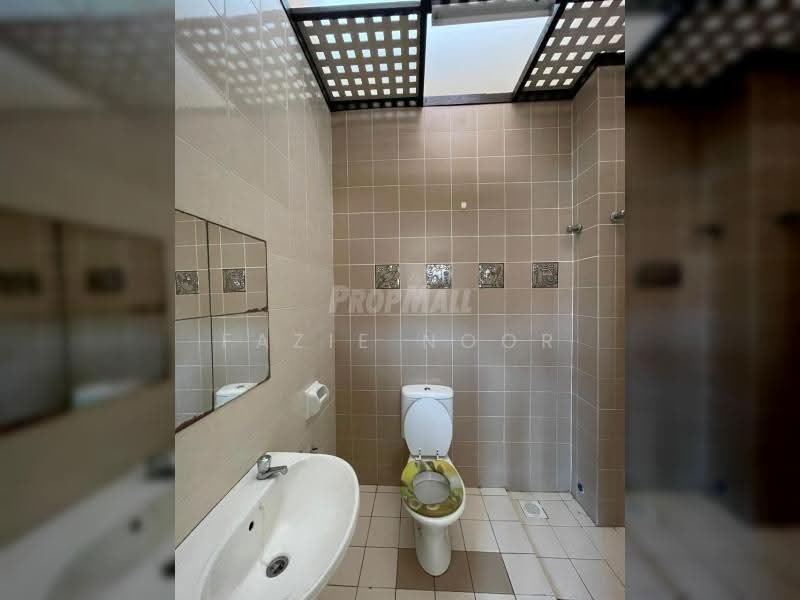 Rumah Teres 2-Tingkat untuk Dijual di Denai Alam (Shah Alam) - Fazie Noor - Bathroom - PropertyGuru.com.my