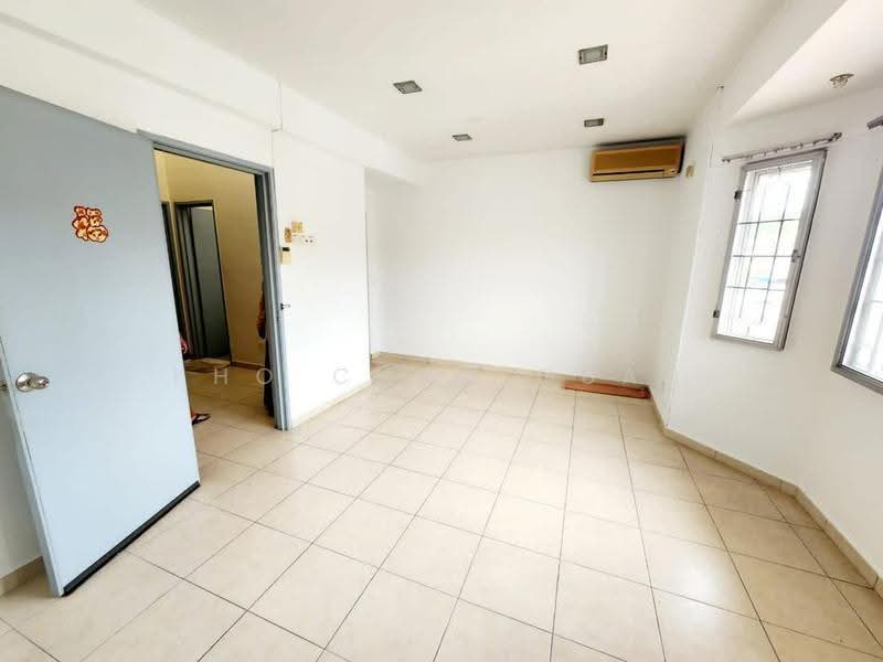 Rumah Teres 2-Tingkat untuk Dijual di TAMAN PUCHONG UTAMA (Puchong) - Kho Chng Guan - PropertyGuru.com.my