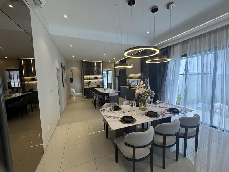 Rumah Kluster untuk Dijual di 16 Sierra (Puchong) - Tank Tan - Dining Room - PropertyGuru.com.my