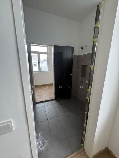 Rumah Teres 2-Tingkat untuk Disewa di Bandar Putra Kulai (Kulai) - Austing Ng - Bathroom - PropertyGuru.com.my
