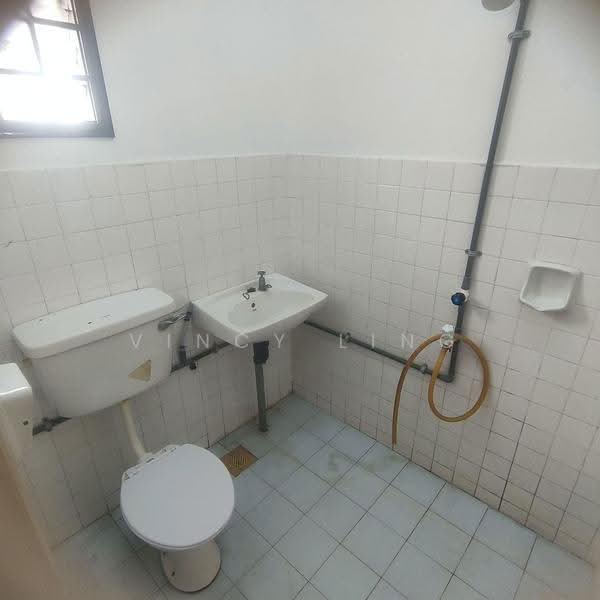 2-storey Terraced House for Sale in Taman Daya (Johor Bahru) - Vincy Ling - Bathroom - PropertyGuru.com.my