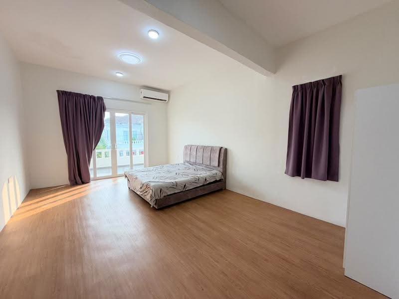 Semi-Detached House for Rent in Taman Limbongan Jaya (Klebang) - Joanne How - Bedroom - PropertyGuru.com.my