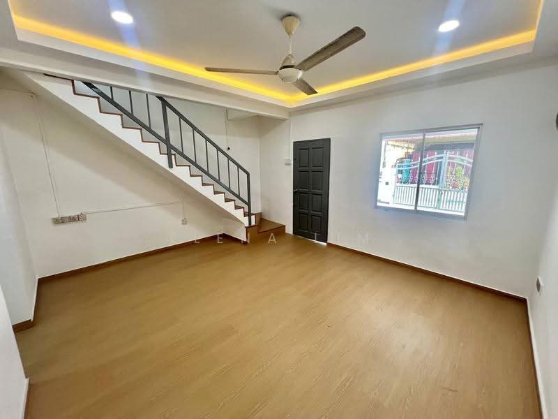 2-storey Terraced House for Sale in Taman Air Biru (Pasir Gudang) - Elena Lim - Interior - PropertyGuru.com.my