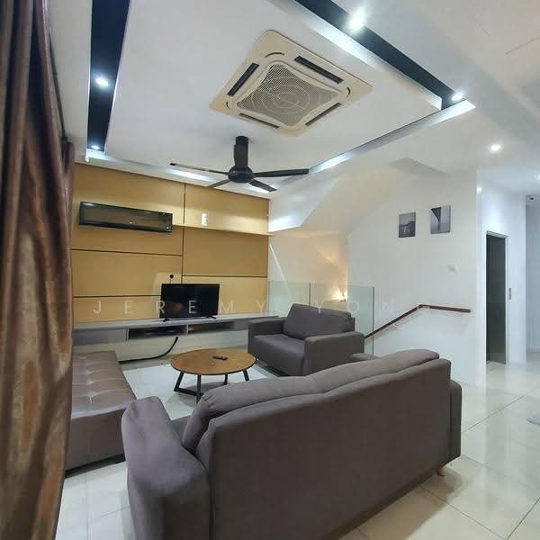 4-storey Terraced House for Rent in Batu 9 (Cheras) - Jeremy Yong - Living Room - PropertyGuru.com.my