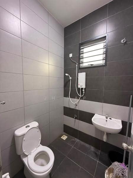 Terraced House for Rent in Bandar Putra Kulai (Kulai) - JH Yap - Bathroom - PropertyGuru.com.my