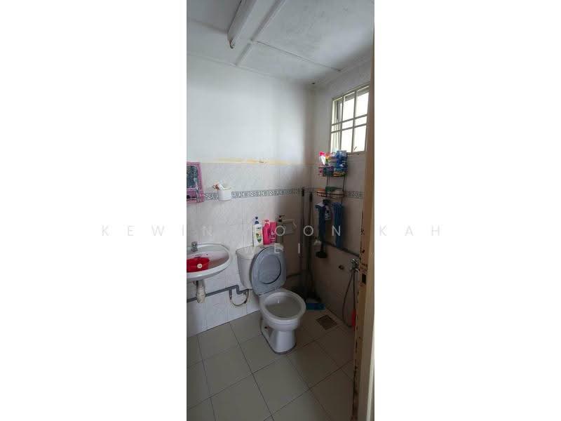 Apartment for Sale at Sutramas - Kewin Poon Kah Wei - Bathroom - PropertyGuru.com.my