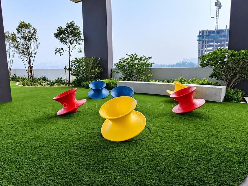 Kediaman Servis untuk Dijual di Quaver Residence - Celine Shoo - Garden - PropertyGuru.com.my