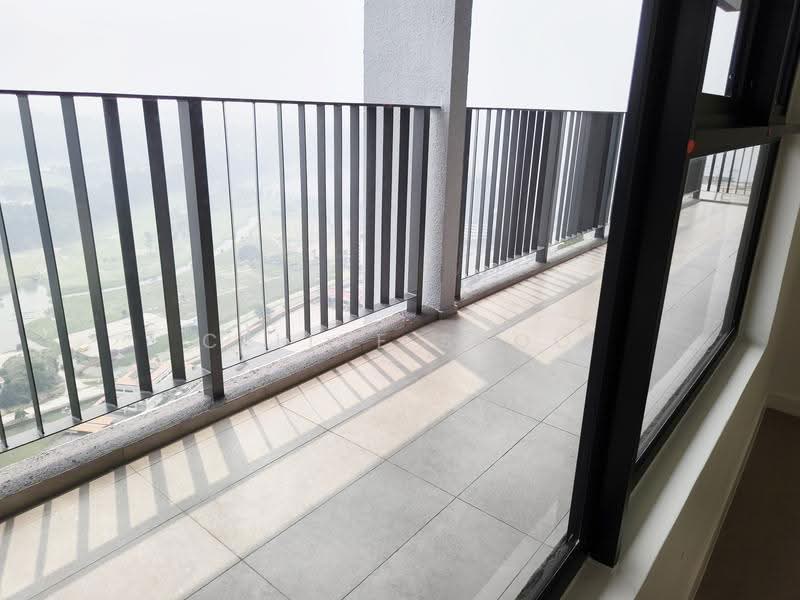 Kediaman Servis untuk Dijual di Quaver Residence - Celine Shoo - Balcony - PropertyGuru.com.my