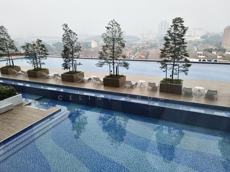 Kediaman Servis untuk Dijual di Quaver Residence - Celine Shoo - Pool - PropertyGuru.com.my