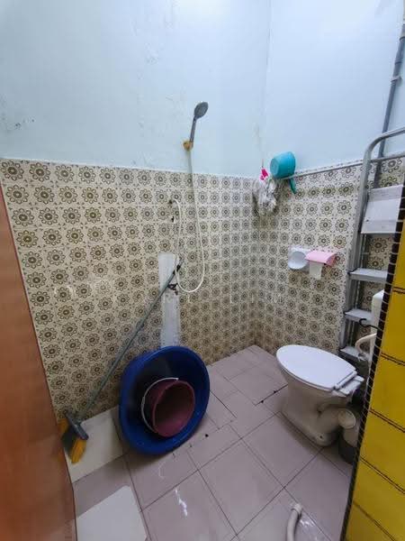 1.5-storey Terraced House for Sale in Taman Johor Jaya (Johor Bahru) - Karl Lim - Bathroom - PropertyGuru.com.my