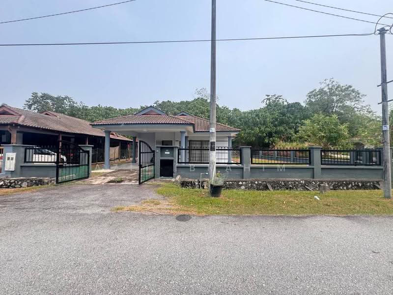 Bungalow House for Sale in Taman Tasik Semenyih (Semenyih) - Azli Ibrahim - Exterior - PropertyGuru.com.my