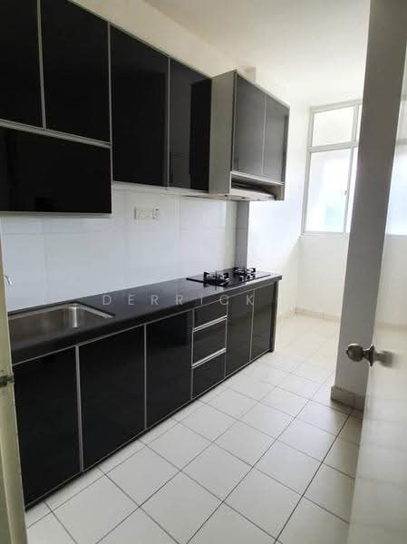 Condominium for Rent at Elit Heights @ Bayan City - Derrick . - Kitchen - PropertyGuru.com.my