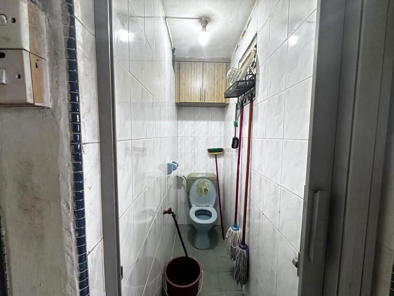 Rumah Teres 1-Tingkat untuk Dijual di Taman Johor (Tampoi) - Kexin Hua - Bathroom - PropertyGuru.com.my