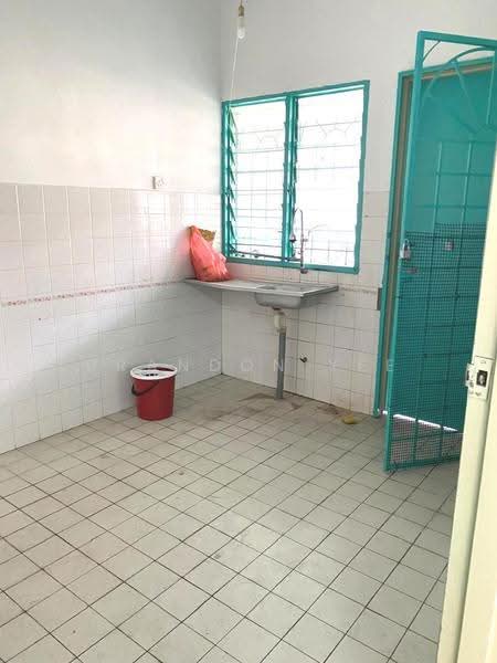 2-storey Terraced House for Rent in Taman Bukit Serdang (Seri Kembangan) - Brandon Yee - Kitchen - PropertyGuru.com.my