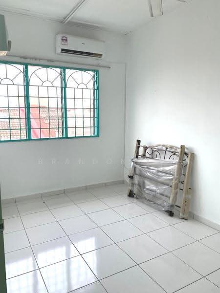 2-storey Terraced House for Rent in Taman Bukit Serdang (Seri Kembangan) - Brandon Yee - Bedroom - PropertyGuru.com.my