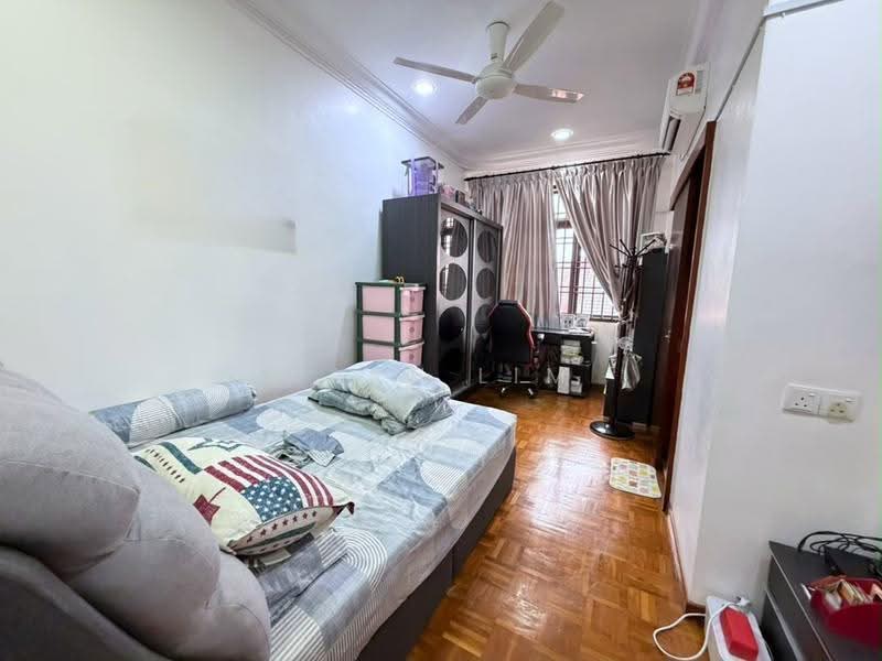 2-storey Terraced House for Sale in Taman Perling (Perling) - Karl Lim - Bedroom - PropertyGuru.com.my