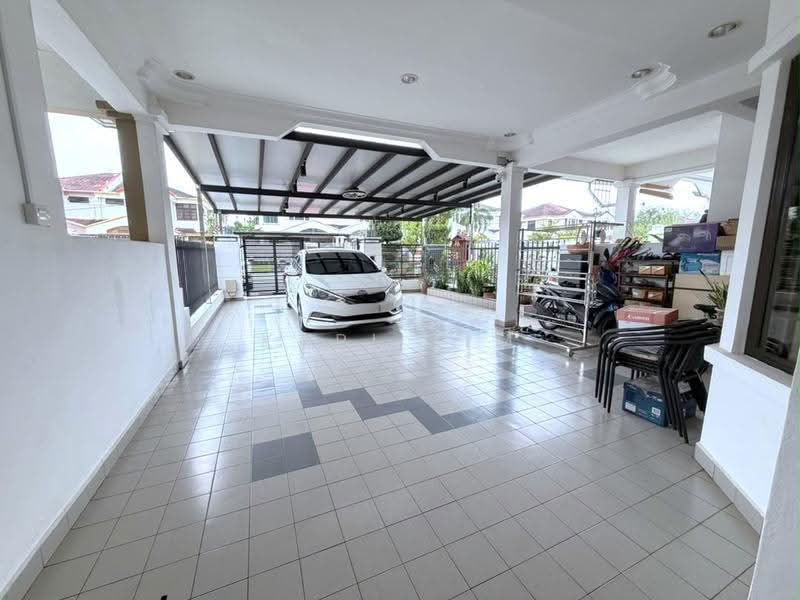 2-storey Terraced House for Sale in Taman Perling (Perling) - Karl Lim - Car Park - PropertyGuru.com.my