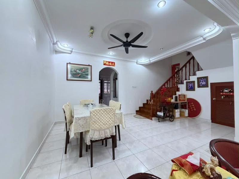 2-storey Terraced House for Sale in Taman Perling (Perling) - Karl Lim - Dining Room - PropertyGuru.com.my