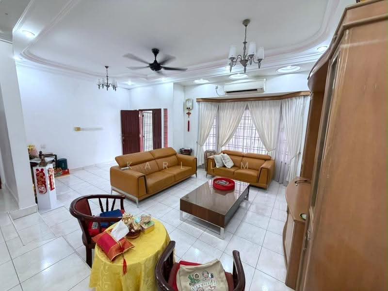 2-storey Terraced House for Sale in Taman Perling (Perling) - Karl Lim - Living Room - PropertyGuru.com.my