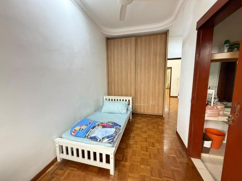 2-storey Terraced House for Sale in Taman Perling (Perling) - Karl Lim - Bedroom - PropertyGuru.com.my