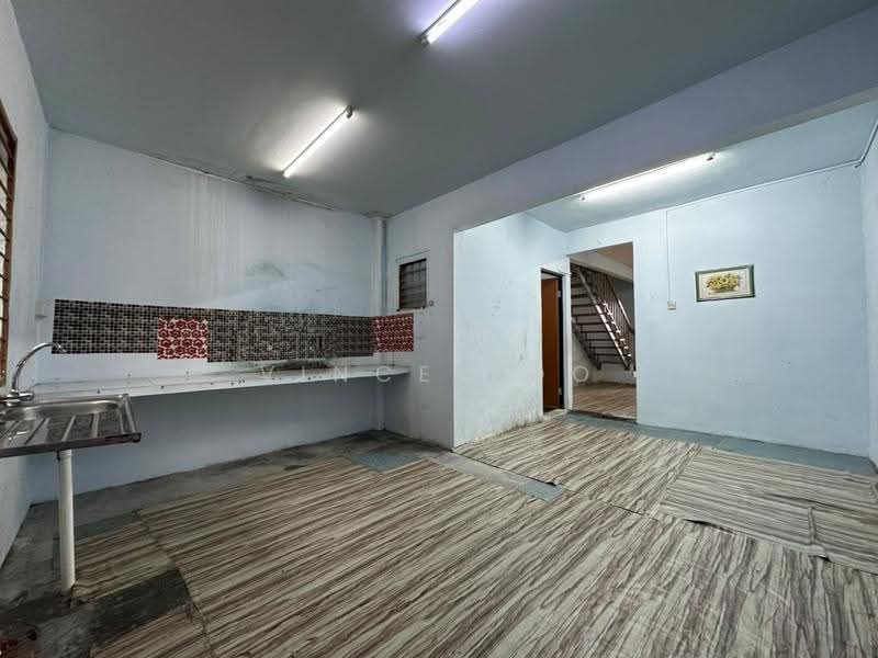 2-storey Terraced House for Sale in Ulu Tiram (Johor) - Vince Soo - Kitchen - PropertyGuru.com.my