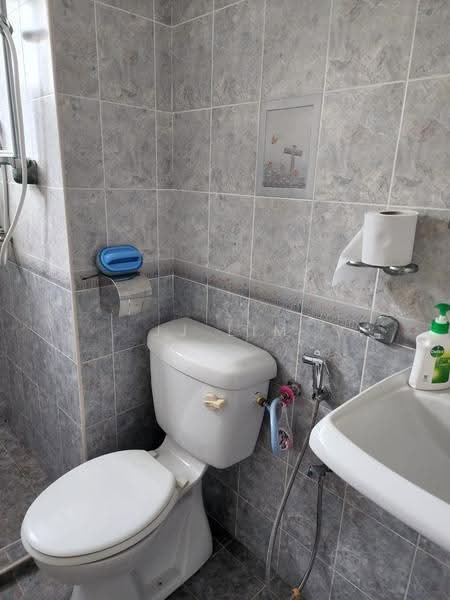 Apartment for Rent at Anjung Hijau (Greenfields) - JJ Lim - Bathroom - PropertyGuru.com.my