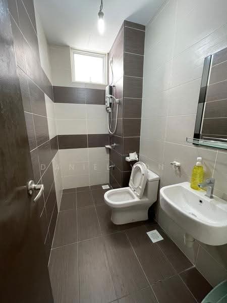 Condominium for Sale at M Condominium @ Larkin - Daniel Yong - Bathroom - PropertyGuru.com.my