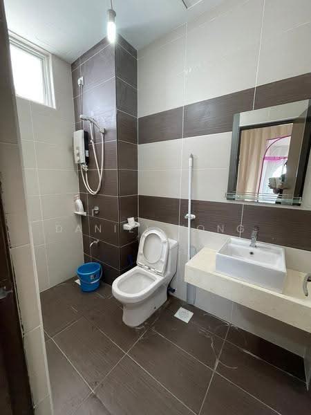 Condominium for Sale at M Condominium @ Larkin - Daniel Yong - Bathroom - PropertyGuru.com.my