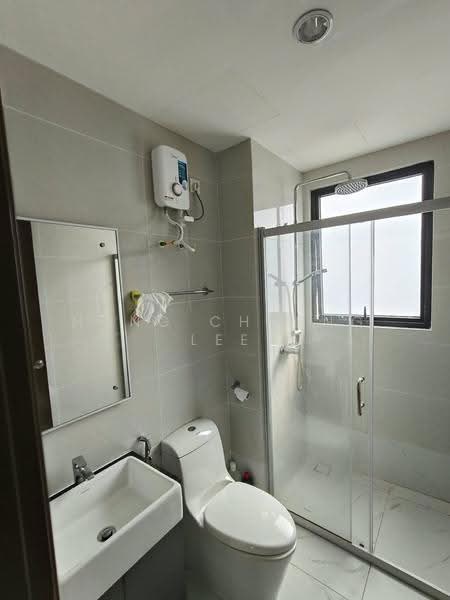 Condominium for Rent at Kings Bay @ Country Garden Danga Bay - Hong Charng Lee - Bathroom - PropertyGuru.com.my