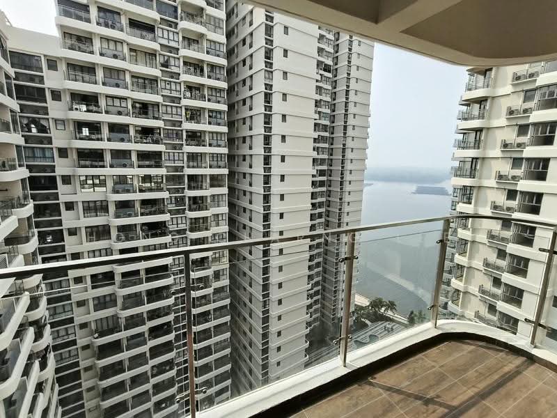 Condominium for Rent at Kings Bay @ Country Garden Danga Bay - Hong Charng Lee - Balcony - PropertyGuru.com.my