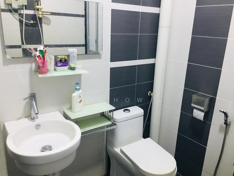 Rumah Teres 2-Tingkat untuk Dijual di Taman Teluk Air Tawar (Butterworth) - FU HOW - Bathroom - PropertyGuru.com.my