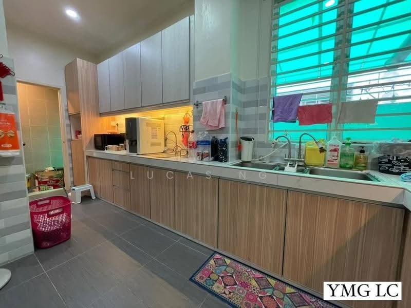 3-storey Terraced House for Sale in Setia Alam (Selangor) - Lucas Ng - Kitchen - PropertyGuru.com.my