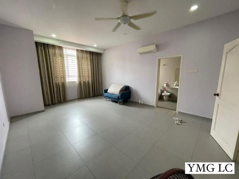 3-storey Terraced House for Sale in Setia Alam (Selangor) - Lucas Ng - Living Room - PropertyGuru.com.my