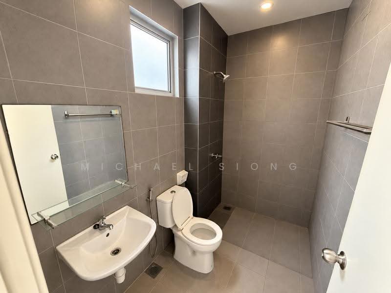 Rumah Teres 2-Tingkat untuk Disewa di Bandar Gamuda Gardens (Rawang) - Michael Siong - Bathroom - PropertyGuru.com.my