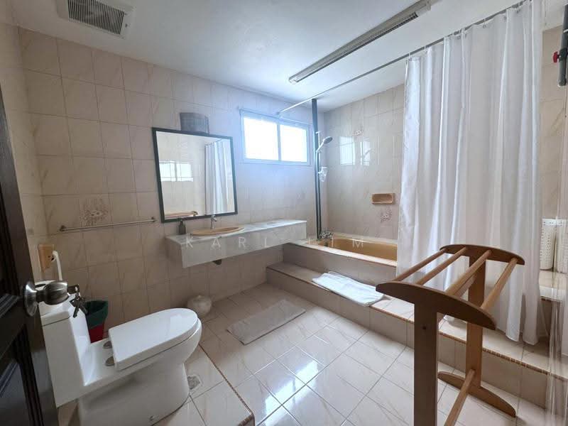 Rumah Banglo untuk Dijual di Taman Sentosa (Johor Bahru) - Karl Lim - Bathroom - PropertyGuru.com.my
