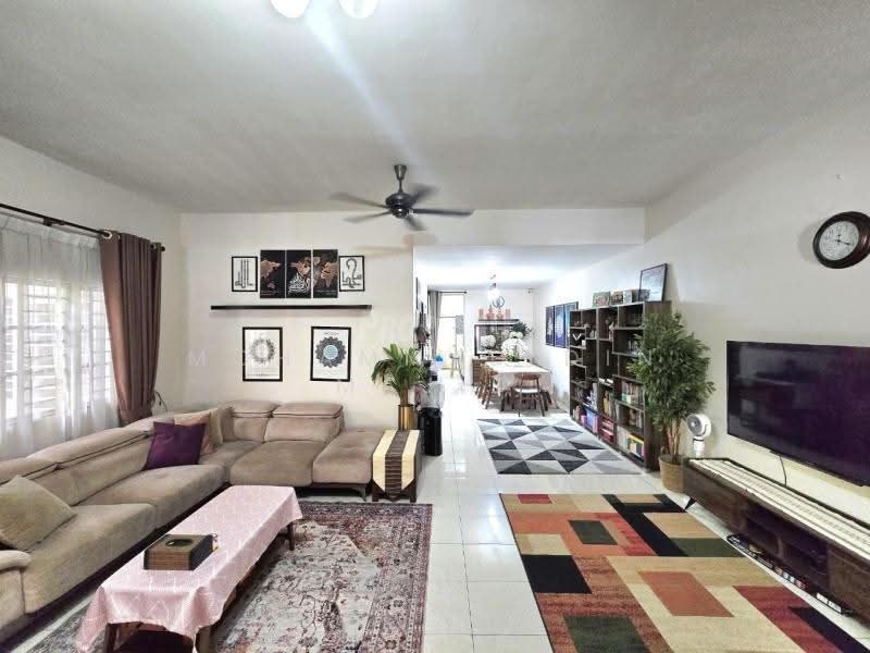 Rumah Teres 2-Tingkat untuk Dijual di Bandar Nusaputra (Puchong) - Mohammad Din Majid - Living Room - PropertyGuru.com.my