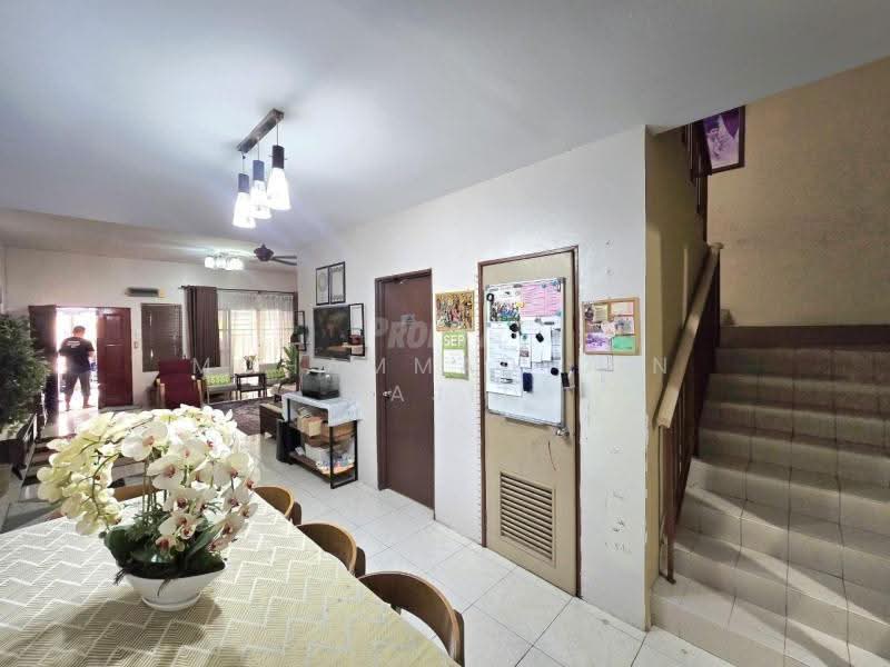 Rumah Teres 2-Tingkat untuk Dijual di Bandar Nusaputra (Puchong) - Mohammad Din Majid - Living Room - PropertyGuru.com.my