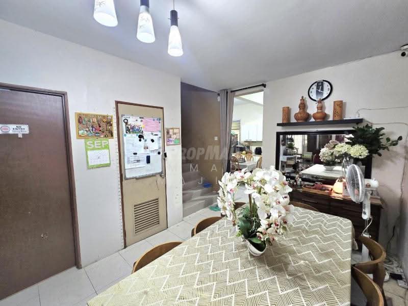Rumah Teres 2-Tingkat untuk Dijual di Bandar Nusaputra (Puchong) - Mohammad Din Majid - Dining Room - PropertyGuru.com.my
