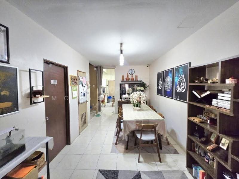 Rumah Teres 2-Tingkat untuk Dijual di Bandar Nusaputra (Puchong) - Mohammad Din Majid - Dining Room - PropertyGuru.com.my