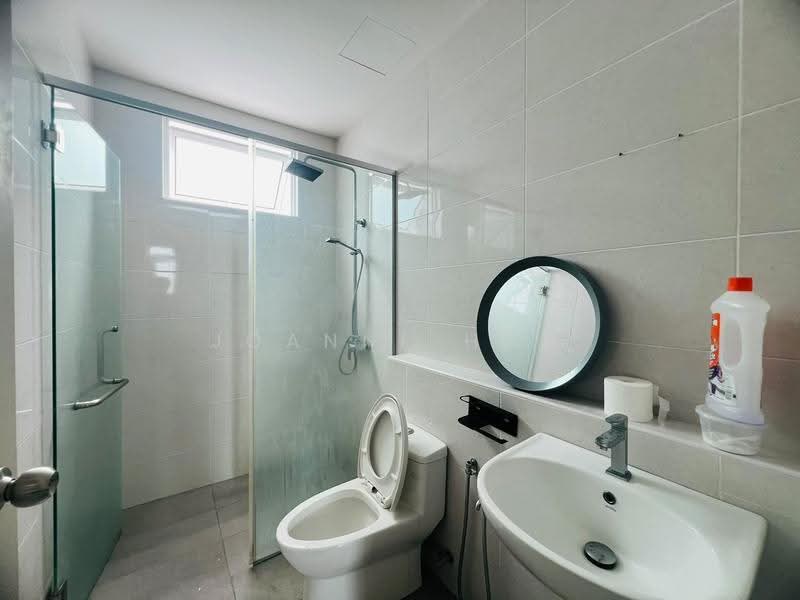 Service Residence for Rent at Parkland Residence - Joanne How - Bathroom - PropertyGuru.com.my