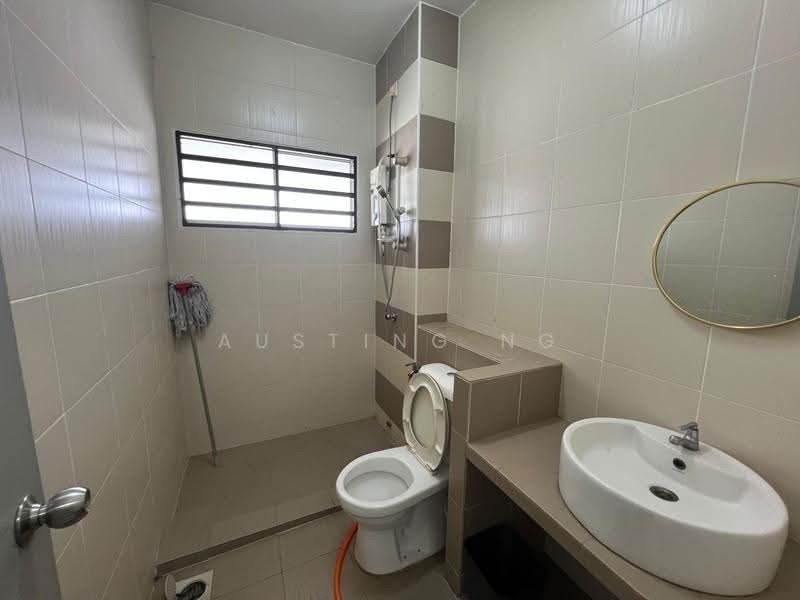 2-storey Terraced House for Sale in Taman Desa Baiduri (Kulai) - Austing Ng - Bathroom - PropertyGuru.com.my