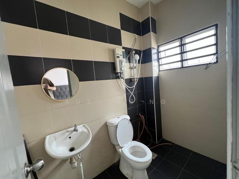 2-storey Terraced House for Sale in Taman Desa Baiduri (Kulai) - Austing Ng - Bathroom - PropertyGuru.com.my