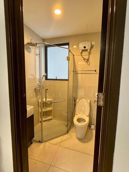 Kondominium untuk Disewa di Bay Point @ Country Garden Danga Bay - Jessie Choo - Bathroom - PropertyGuru.com.my