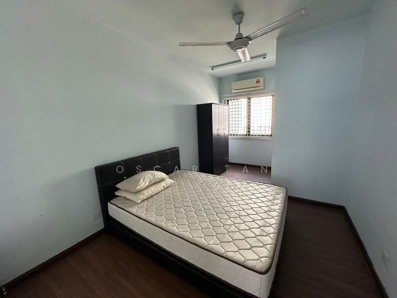 3-storey Terraced House for Rent in Lake Fields (Sungai Besi) - Oscar Tan - Bedroom - PropertyGuru.com.my
