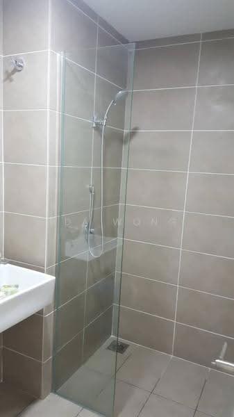 Kediaman Servis untuk Dijual di D'Vervain - Eda Wong - Bathroom - PropertyGuru.com.my