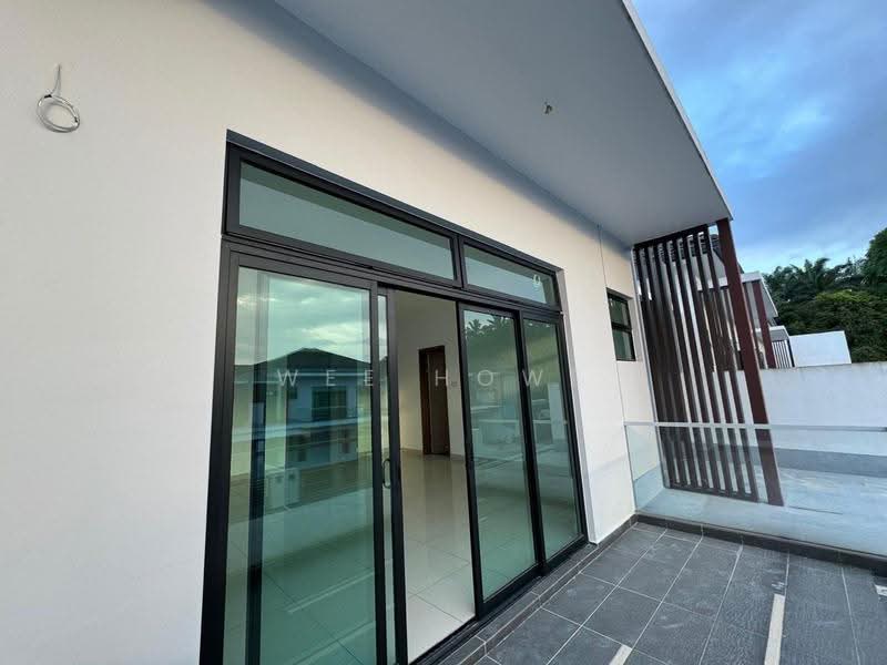Semi-Detached House for Sale in Bandar Putra Kulai (Kulai) - Wee Howe - Balcony - PropertyGuru.com.my