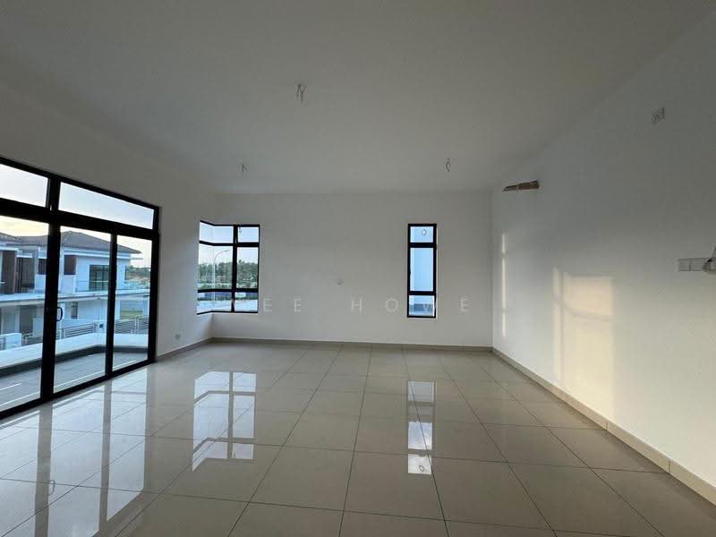 Semi-Detached House for Sale in Bandar Putra Kulai (Kulai) - Wee Howe - Living Room - PropertyGuru.com.my