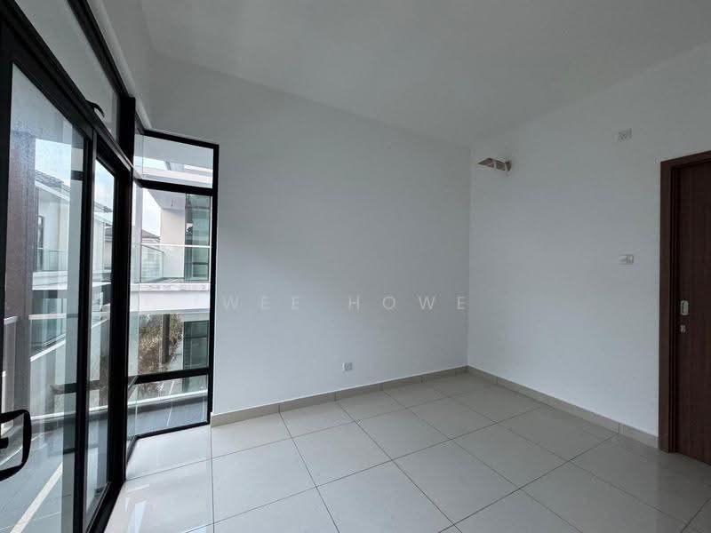 Semi-Detached House for Sale in Bandar Putra Kulai (Kulai) - Wee Howe - Interior - PropertyGuru.com.my