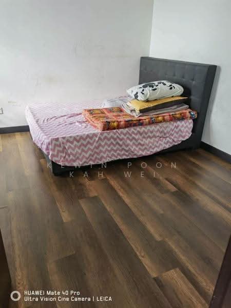 Kediaman Servis untuk Dijual di Symphony Tower (Menara Simfoni) - Kewin Poon Kah Wei - Bedroom - PropertyGuru.com.my