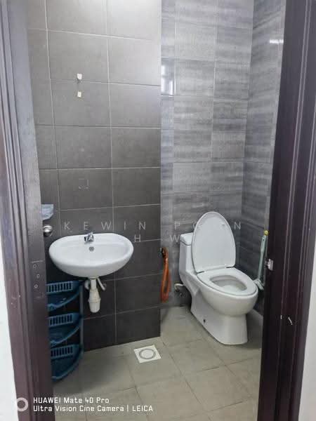 Kediaman Servis untuk Dijual di Symphony Tower (Menara Simfoni) - Kewin Poon Kah Wei - Bathroom - PropertyGuru.com.my